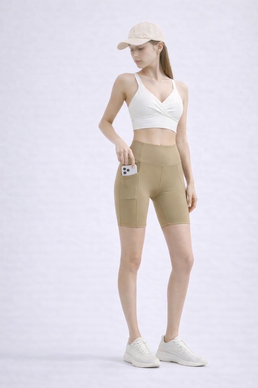 กางเกงยิมเอวสูง มีกระเป๋าข้าง กระชับสัดส่วน หลายสี | High-Waist Pocket Biker Shorts LK52048